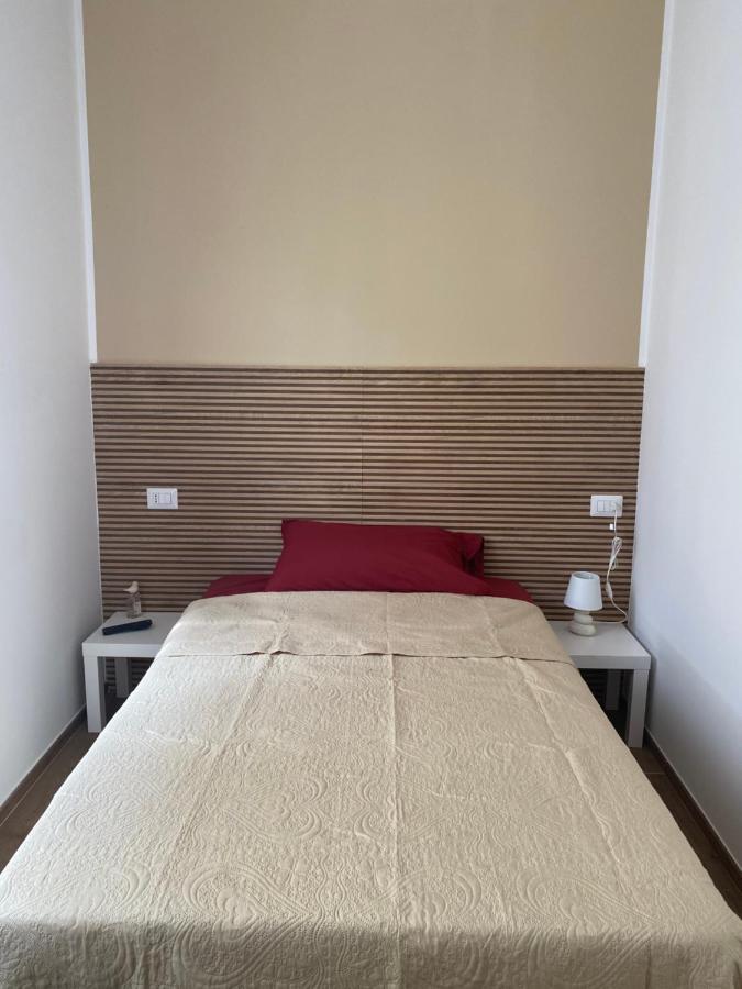 Ludo'S Rooms Кальярі Екстер'єр фото