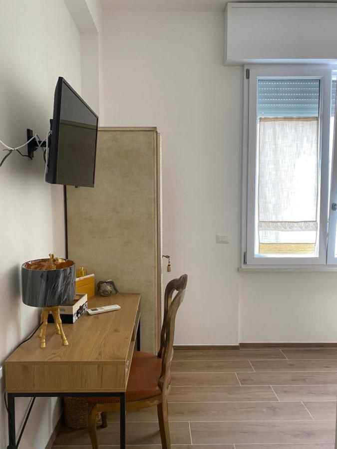 Ludo'S Rooms Кальярі Екстер'єр фото